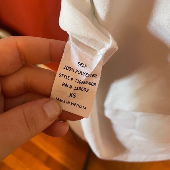 LUSH | white sleeveless blouse XS - Picture 5 of 5